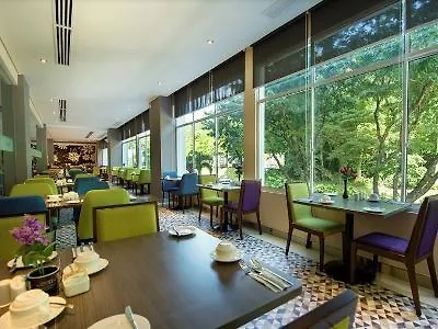 Mercure Kota Kinabalu City Centre 4*,